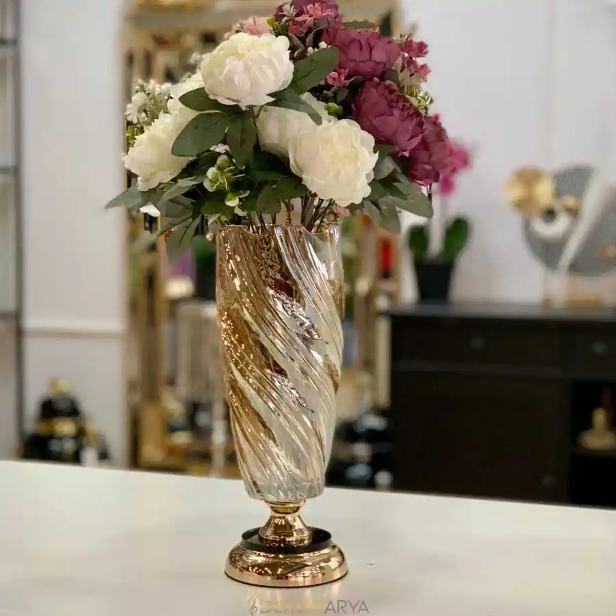 Gold Cam Vazo ile Modern ve Klasik Dekorasyonlarda Zarafetin Anahtarı