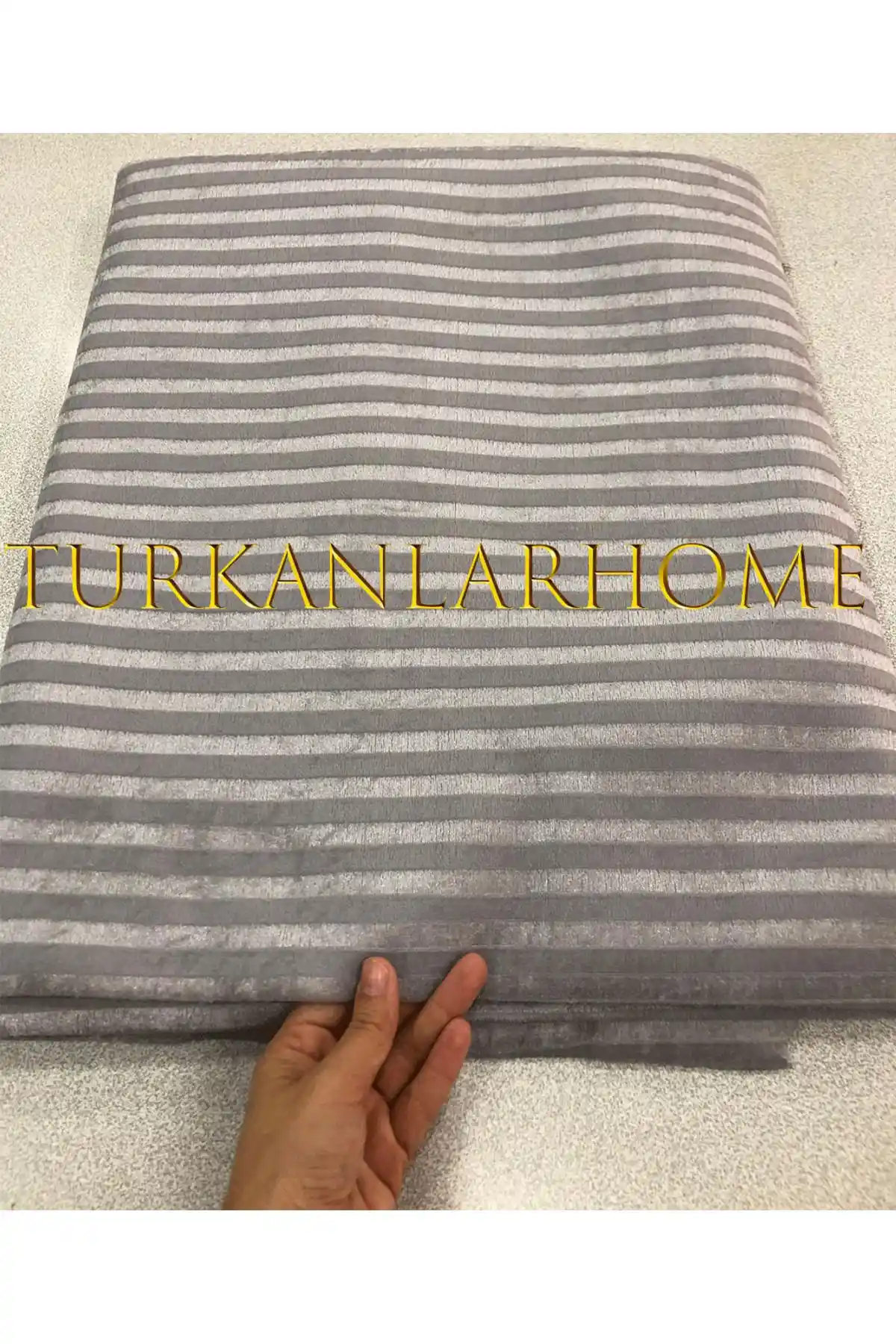 Gri Süngerli Koltuk Örtüsü: Modern ve Şık Tasarımlarla Konfor ve Dekorasyon