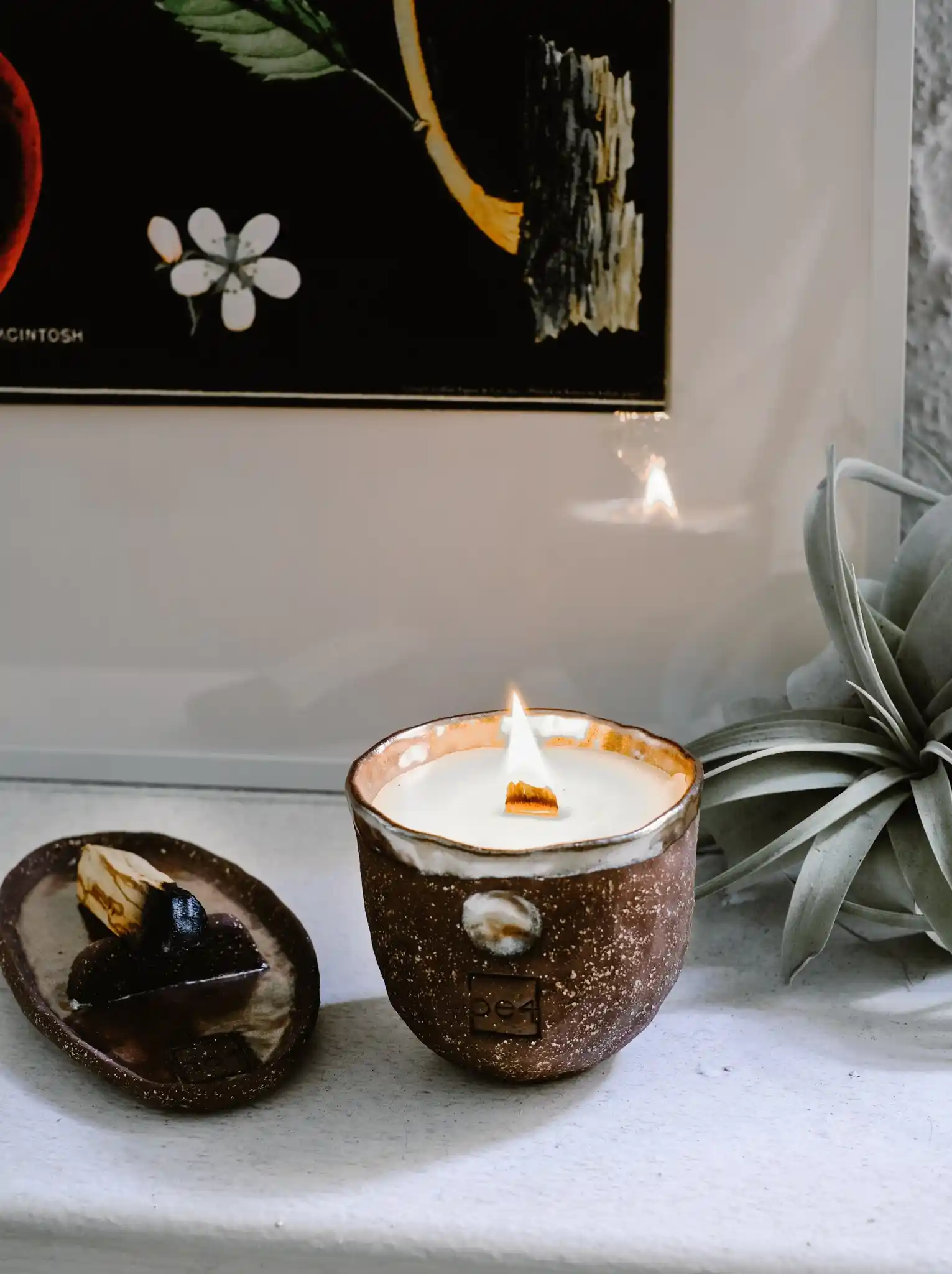 Gül Kokulu Mumlar ile Dekorasyonda Zarafet ve Huzur Yaratmanın Yolları