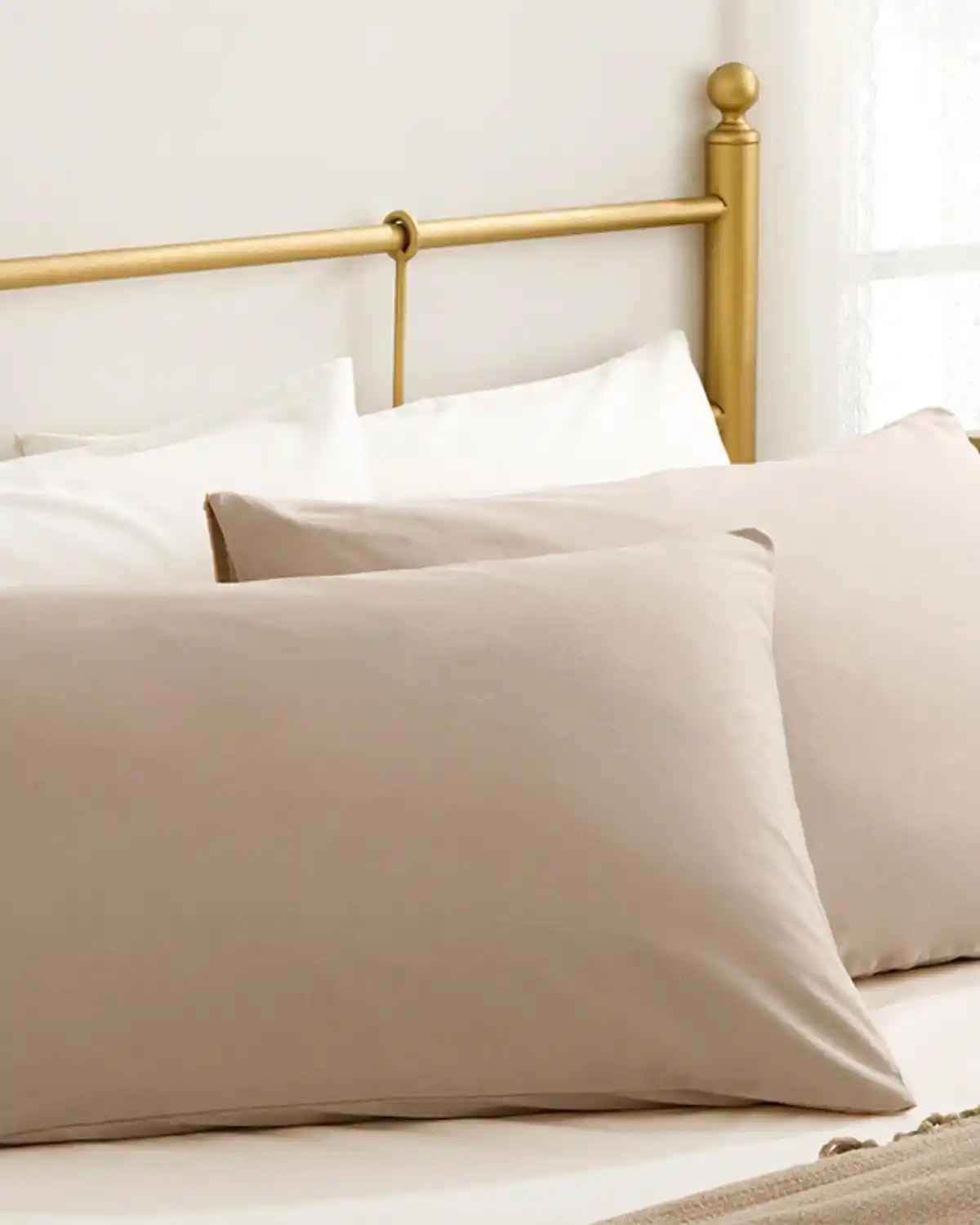 Harf Yastıklarla Evinize Şıklık Katmanın Modern ve Anlamlı Yolları