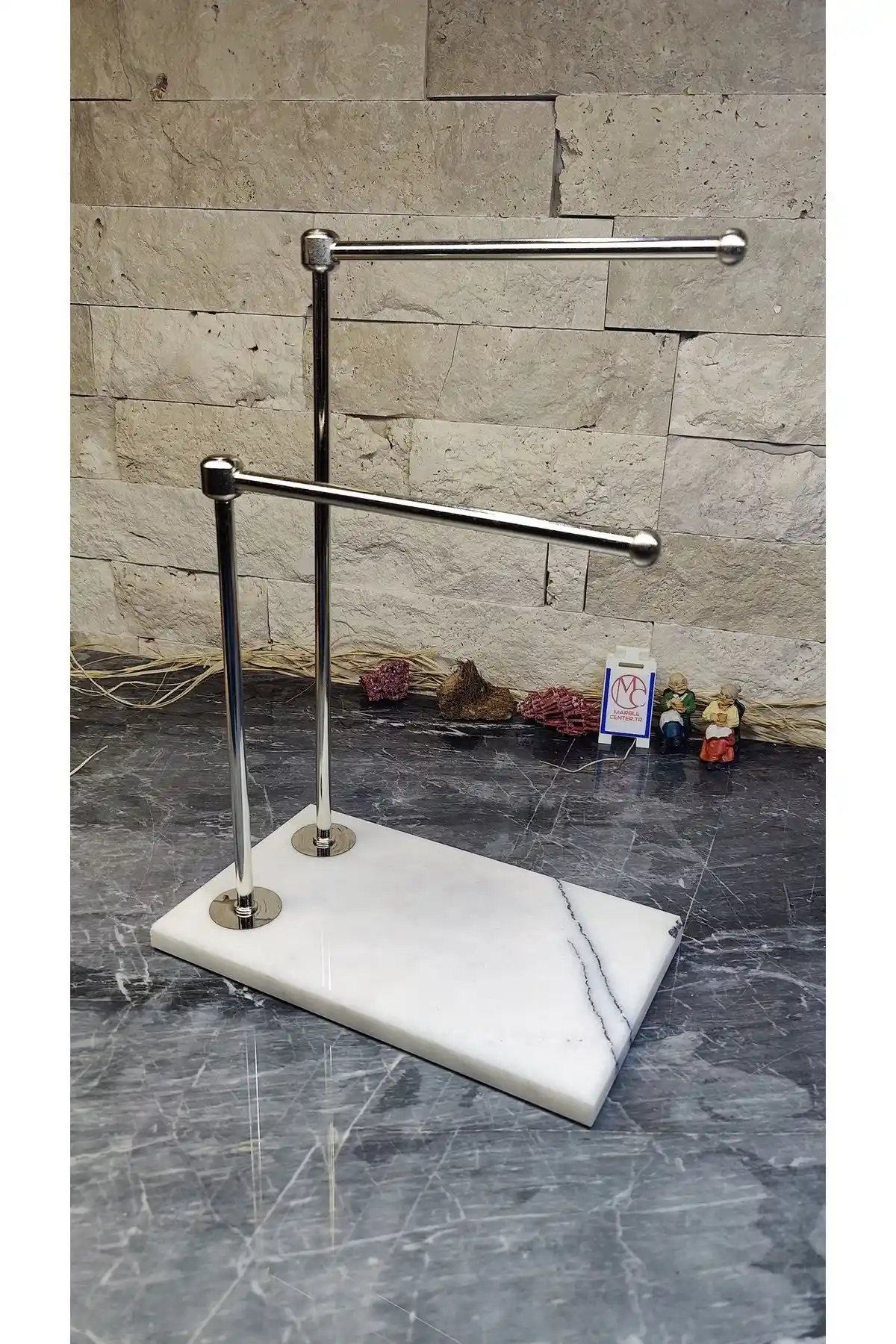 Havlu Standı Seçenekleri ve Trendleriyle Dekorasyonunuza Şıklık Katın