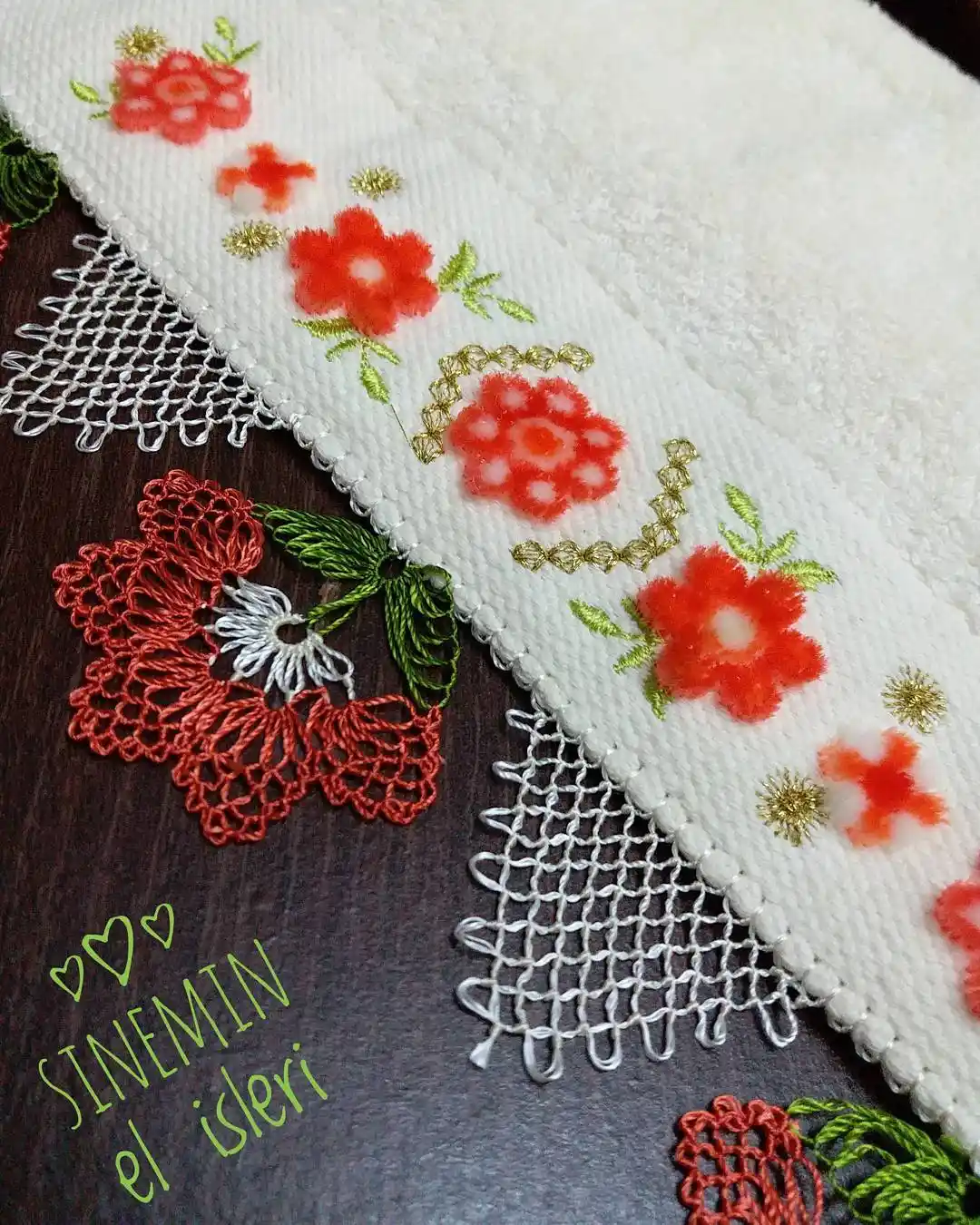 Hazır Havlu Modelleri ile Dekorasyonda Şıklık ve Fonksiyonellik Sağlama Rehberi