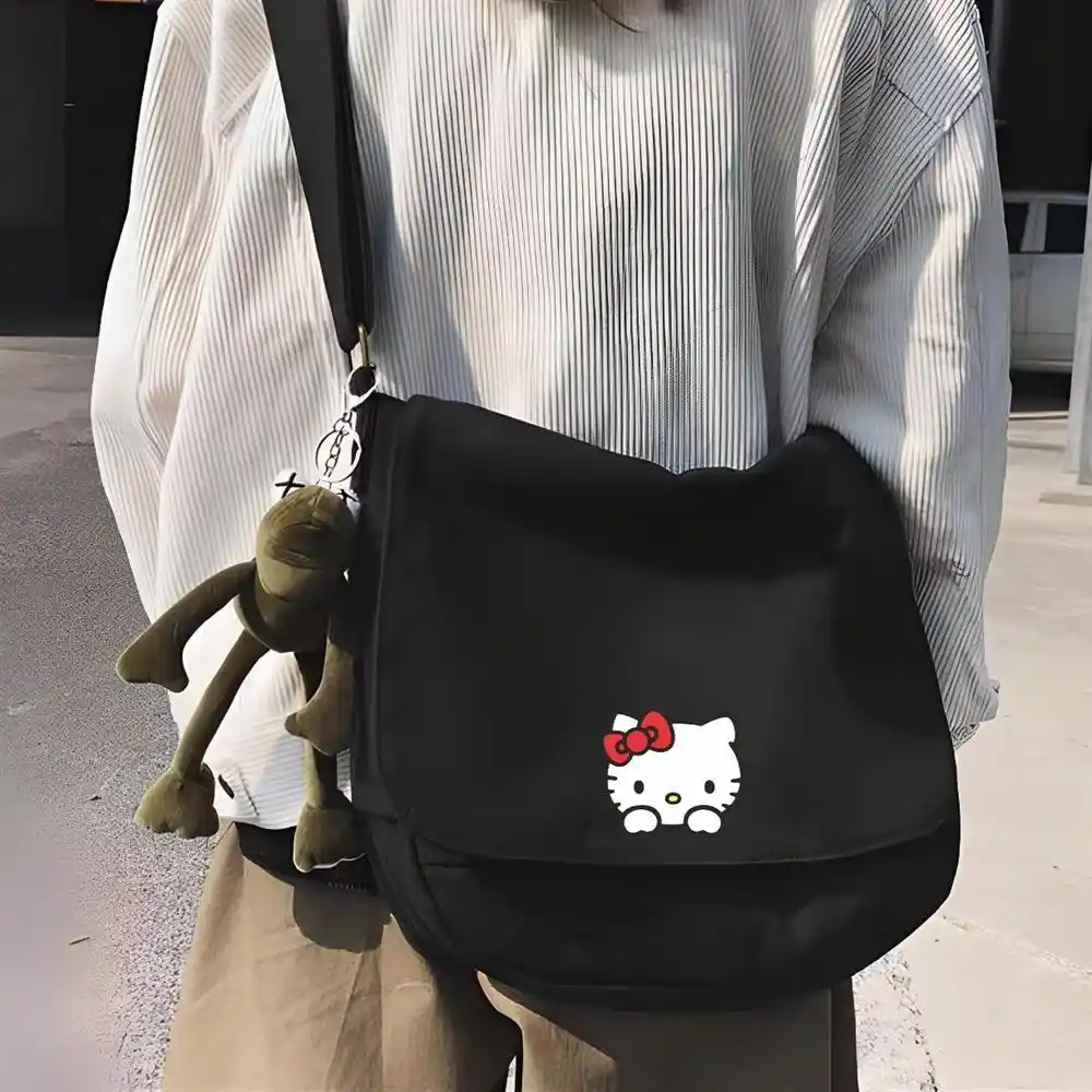 Hello Kitty Postacı Çantası ile Dekorasyonda Sevimli ve Fonksiyonel Dokunuşlar