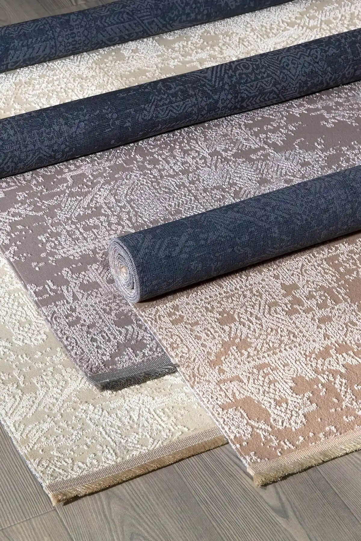 İnce Kaymaz Halılar ile Modern Dekorasyonda Güvenlik ve Şıklık Sağlama