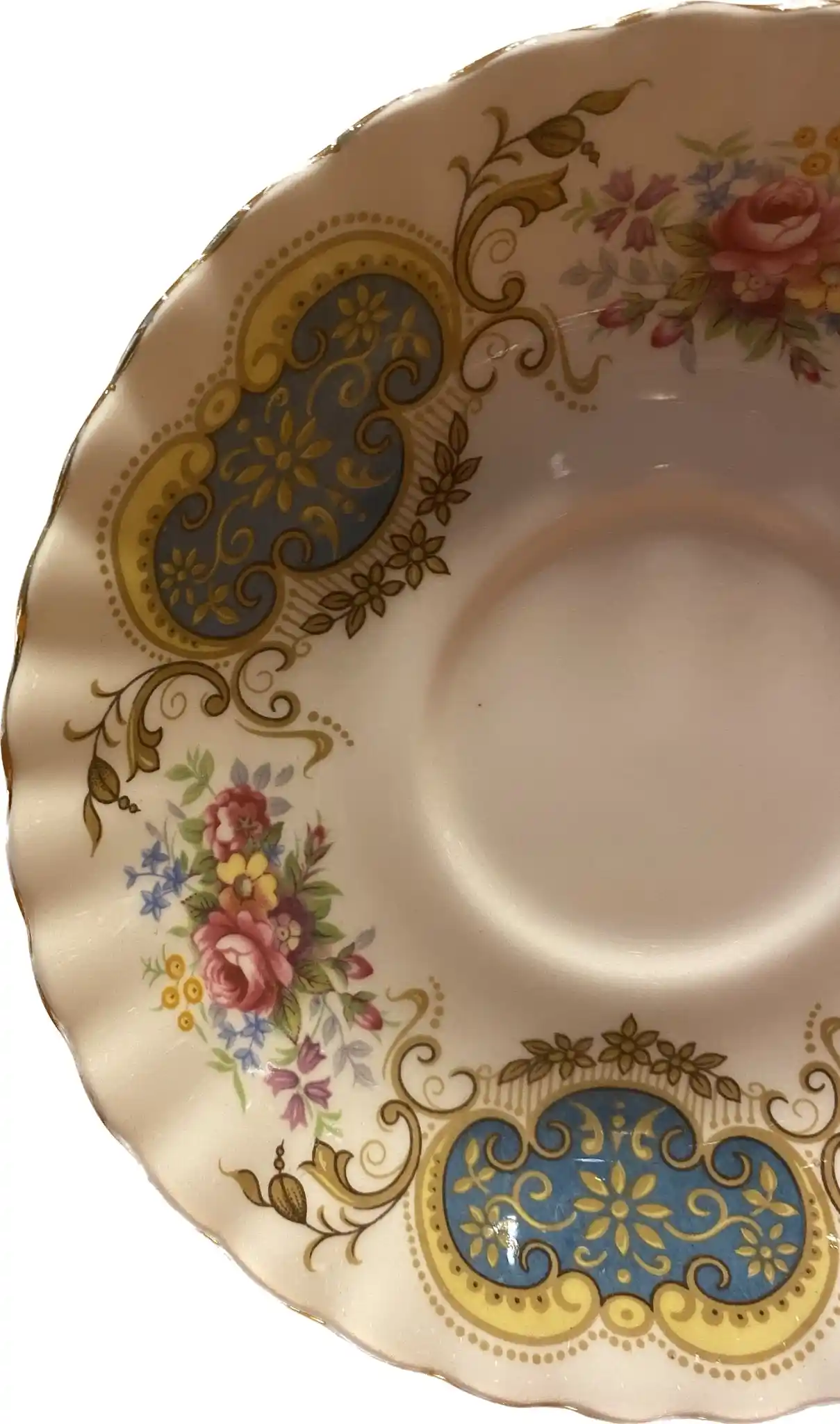 İngiliz Porselen Çay Fincanları: Dekorasyonda Zarafetin ve Şıklığın Simgesi