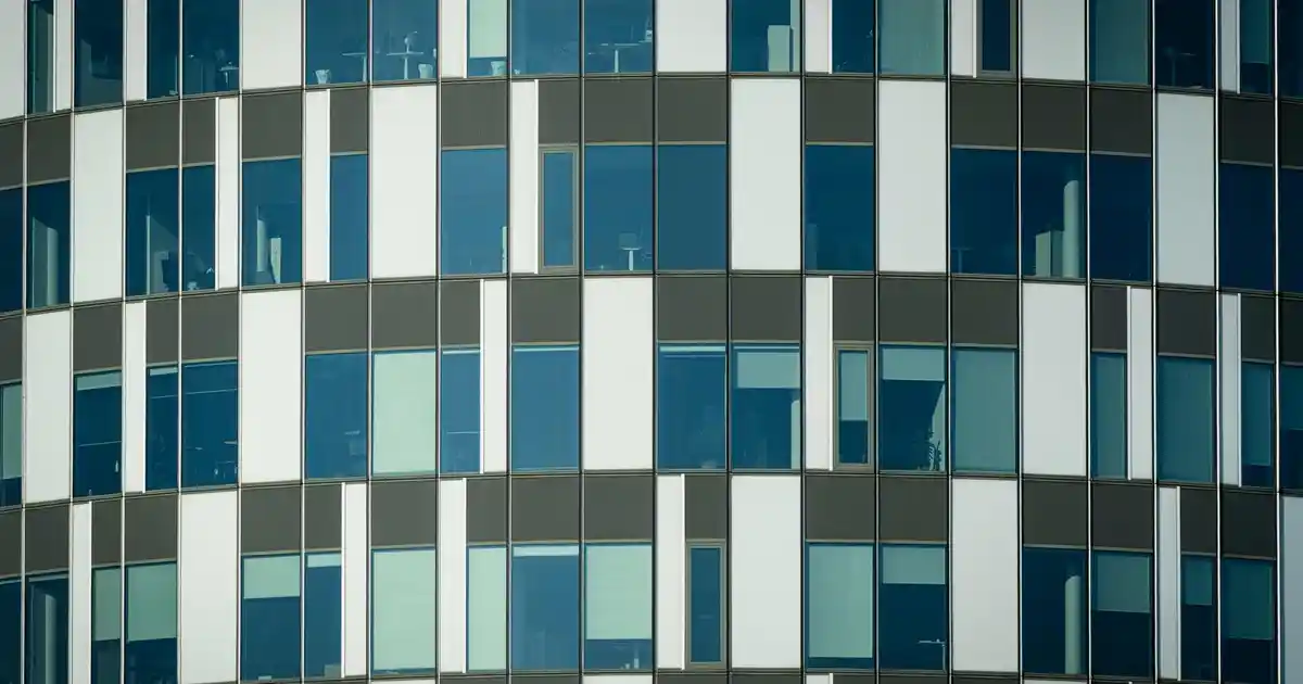 İngiliz Tarzı Dekorasyonda Müslin Yatak Örtülerinin Estetik ve Konfor Sağlayan Rolü