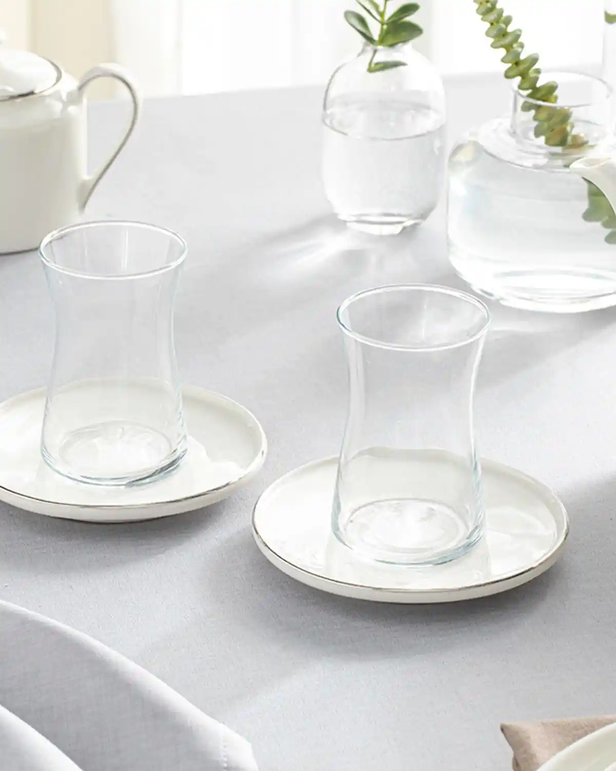 İngiliz Tarzı Evlerde Çay Tabağı Dekorasyonunun Estetik ve Fonksiyonel Yönleri