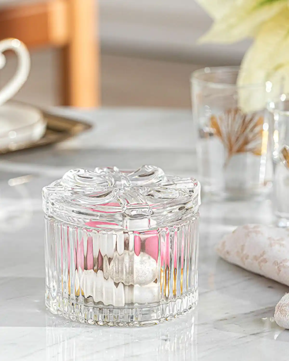 İngiliz Tarzı Şekerlikler: Zarif ve Fonksiyonel Dekorasyon Unsurları