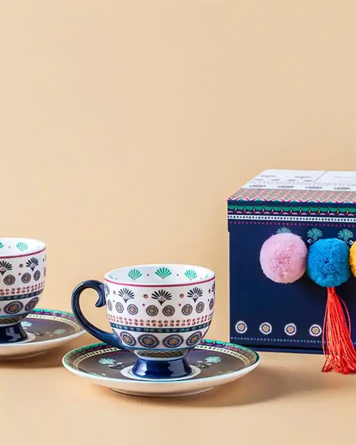 İngiliz Tarzı ve Papatya Motifleriyle Şık Ev Dekorasyonu Fikirleri