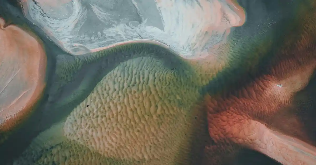 Kahve ve Dekorasyonun Şık Buluşması: French Press ve Filtre Kahve ile Estetik Detaylar