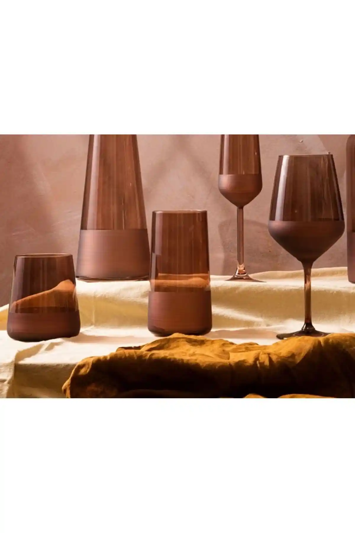 Kahverengi Bardaklar ile Doğal ve Sıcak Dekorasyon Fikirleri ve Mekan Tasarımı