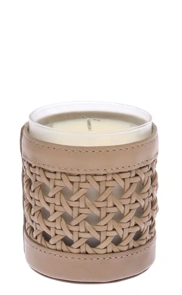 Kahverengi Mumlarla Dekorasyonda Sıcak ve Samimi Atmosferler Yaratma Rehberi