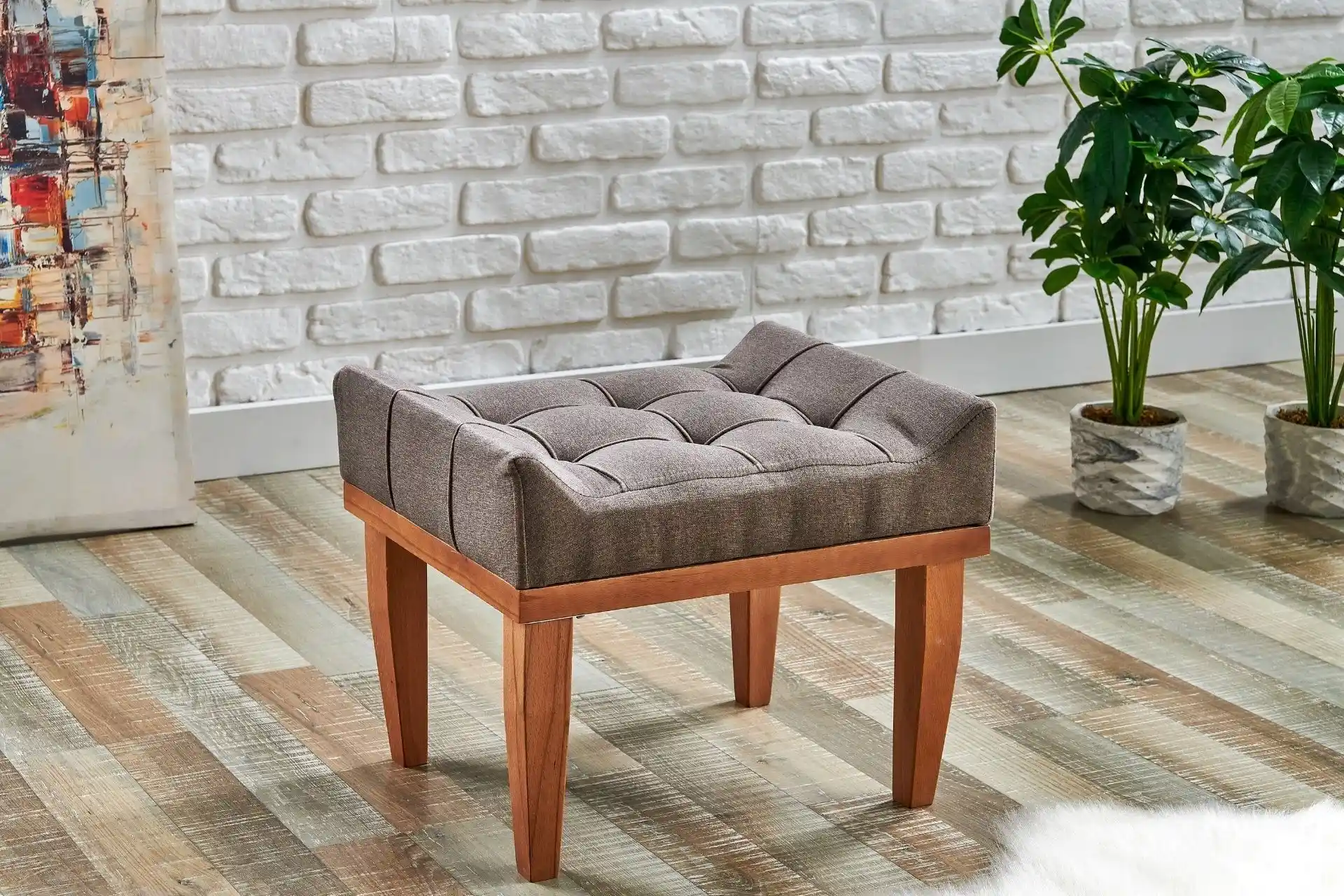 Kahverengi Puflarla Dekorasyonunuzu Şıklık ve Konforla Yenileyin