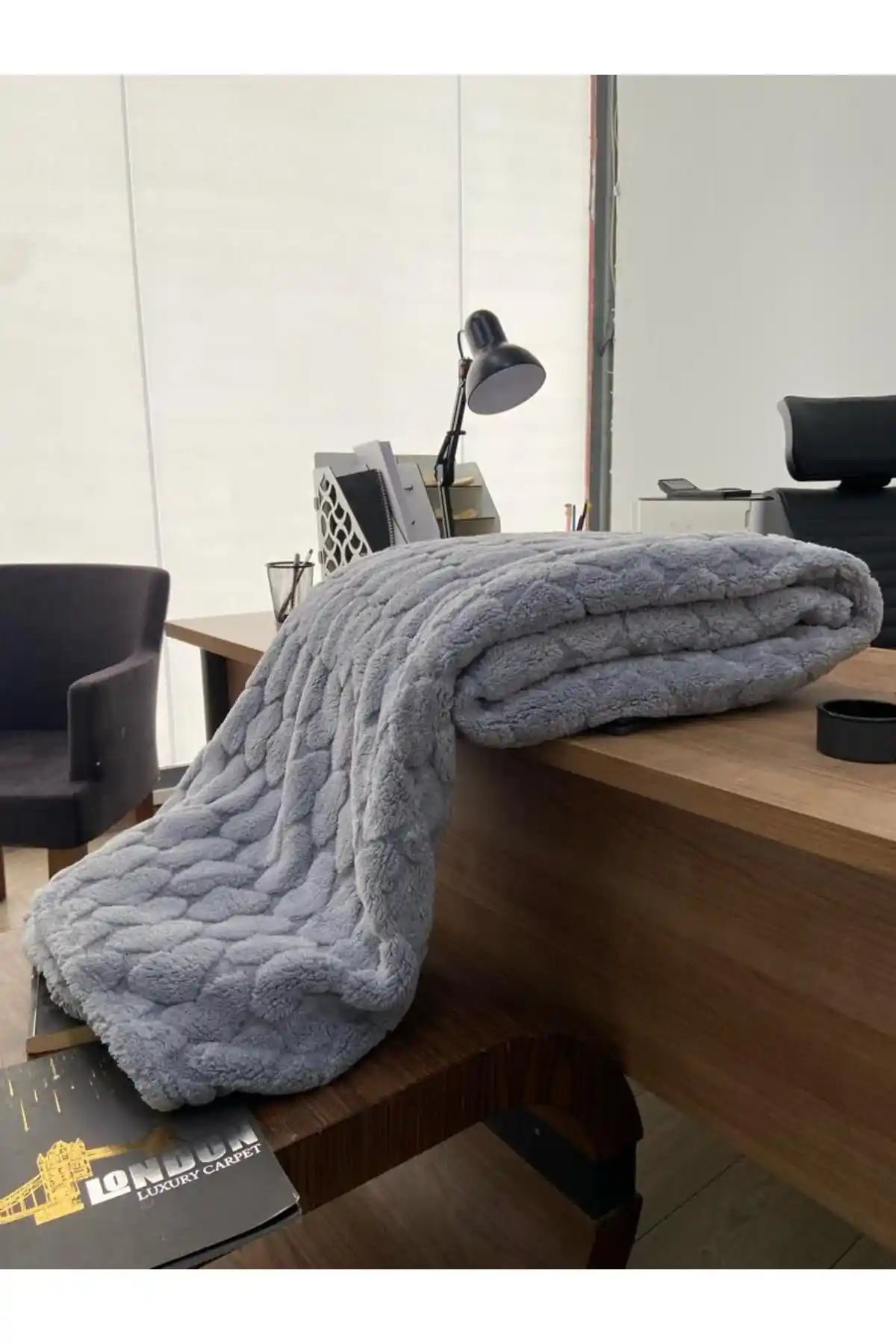 Kalın Battaniyelerle Dekorasyonunuzu Zenginleştirin ve Sıcaklık Katın