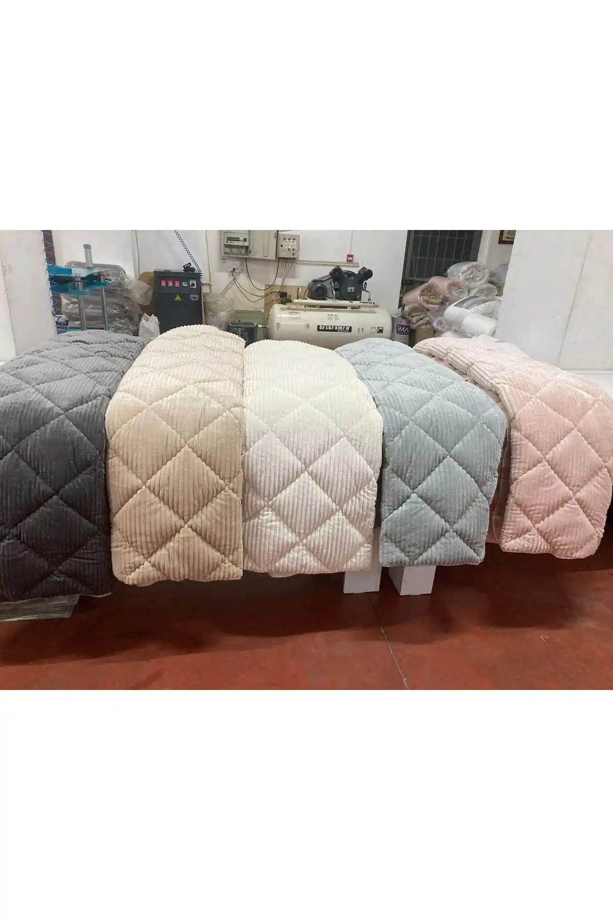 Kalın Yorgan Dekorasyonunda Şıklık ve Konforu Bir Arada Yaratma Rehberi