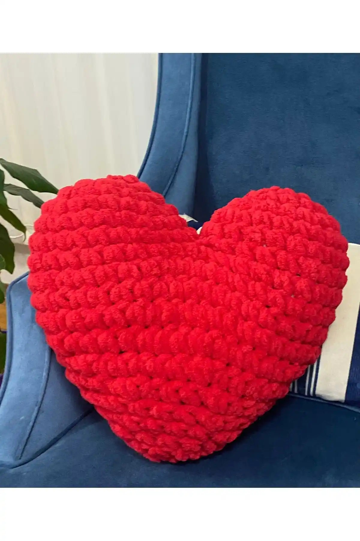 Kalp Yastıklarla Dekorasyonda Sevgi ve Şıklık Yaratmanın Yolları