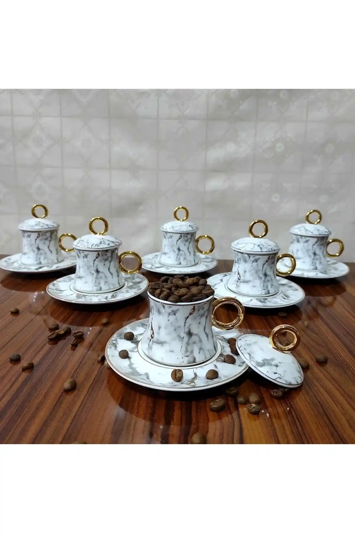 Kapaklı Fincan Takımlarıyla Ev Dekorasyonunuza Şıklık Katın ve Fonksiyonelliği Artırın