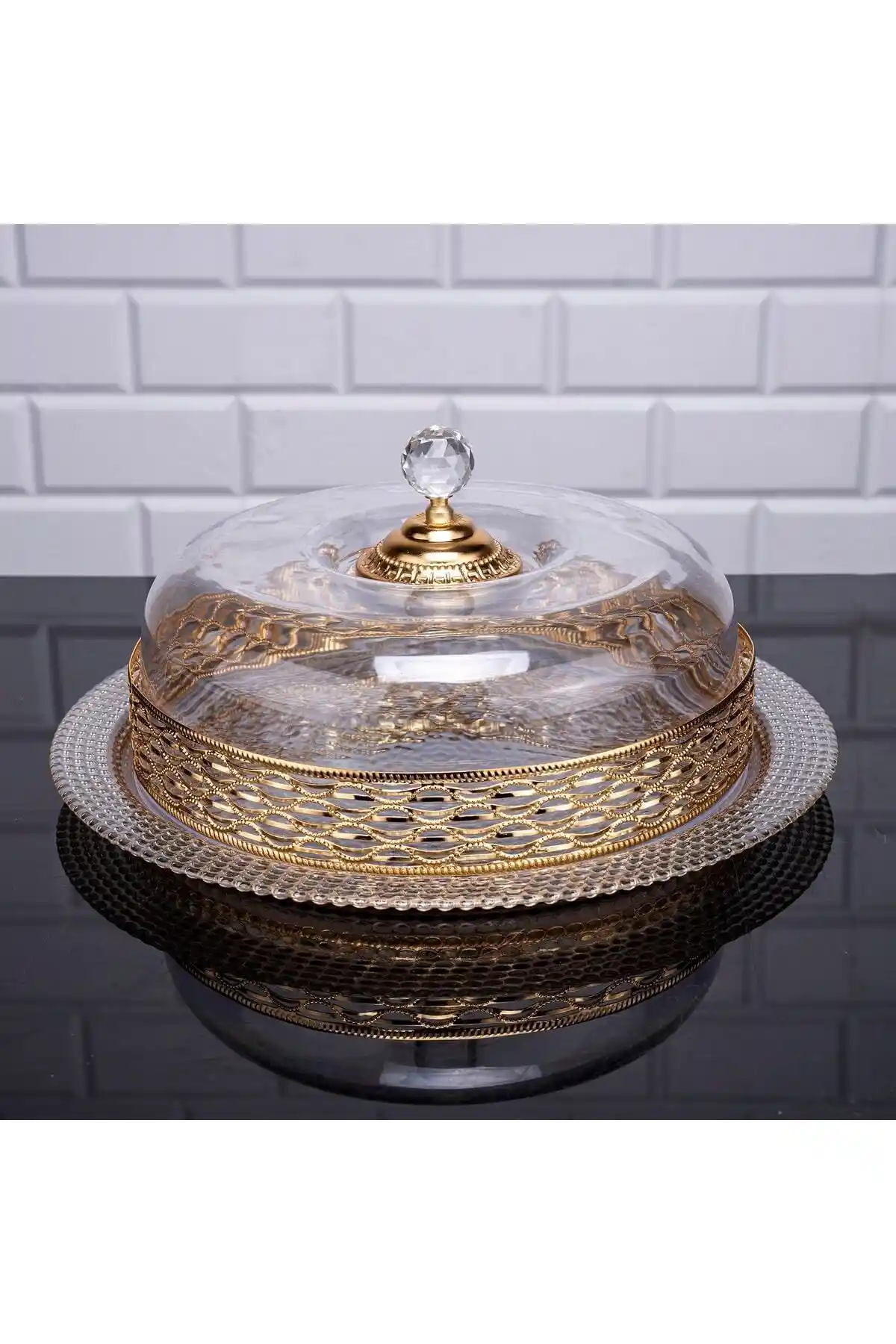 Kapaklı Pasta Tabağı Dekorasyonda Yenilikçi ve İşlevsel Bir Detay