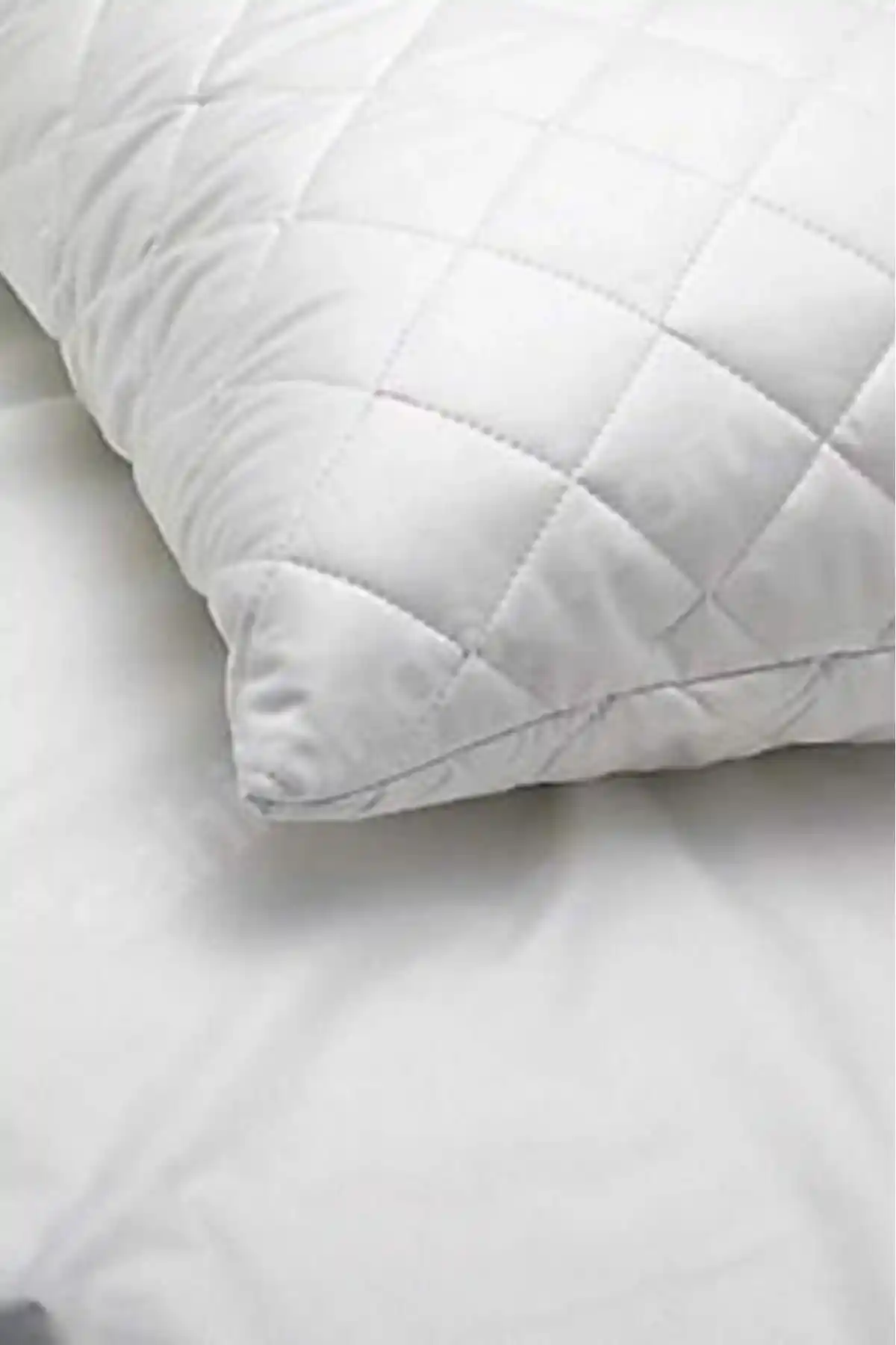 Kapitone Yastık Kılıfı ile Dekorasyonda Şıklık ve Konforu Bir Arada Sağlayan Fırsatlar