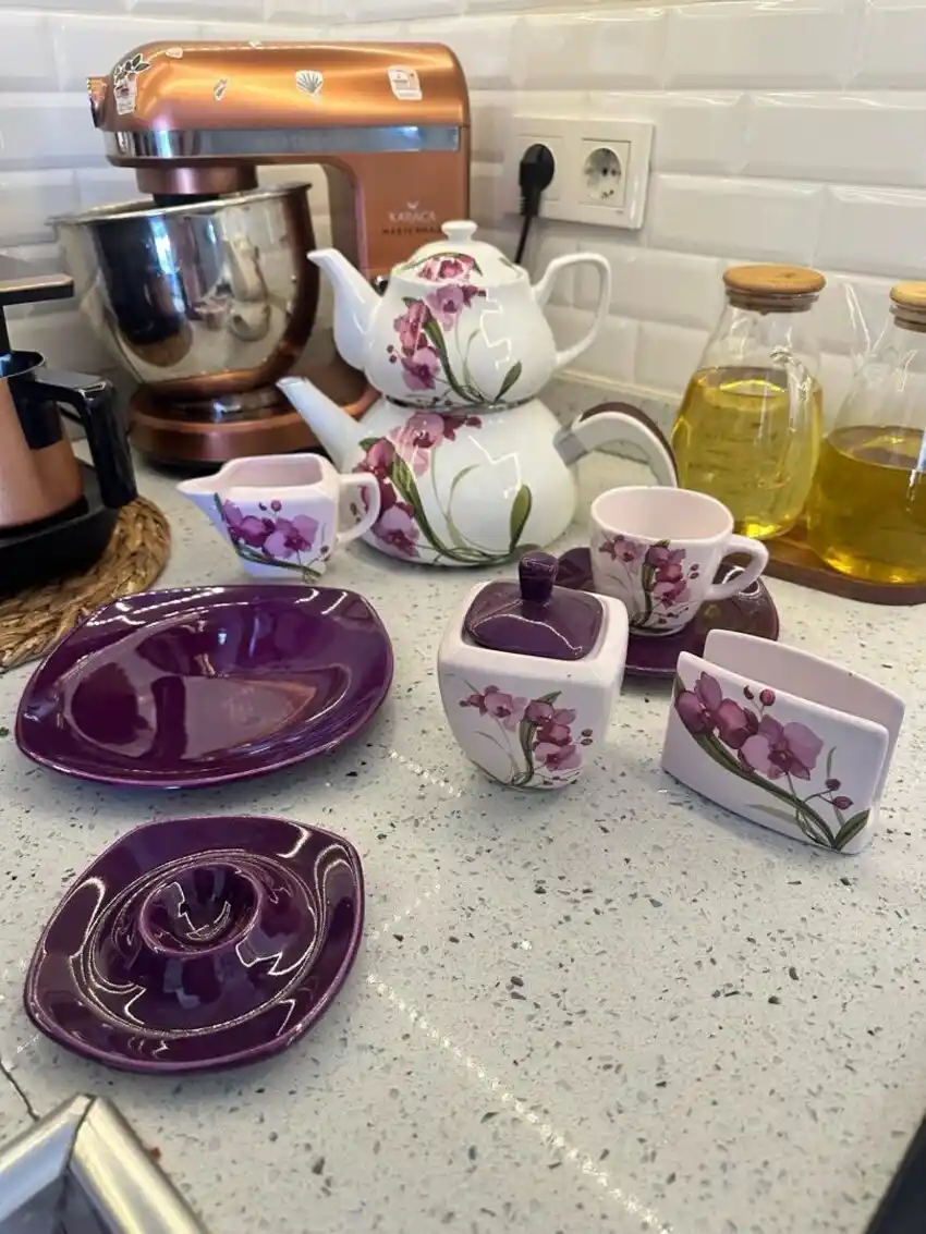 Karaca Flores Kahvaltı Takımıyla Sofralarınıza Estetik ve Dayanıklılık Katın