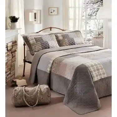 Karaca Patchwork Yatak Örtüsü ile Evinize Şıklık ve Konfor Katın