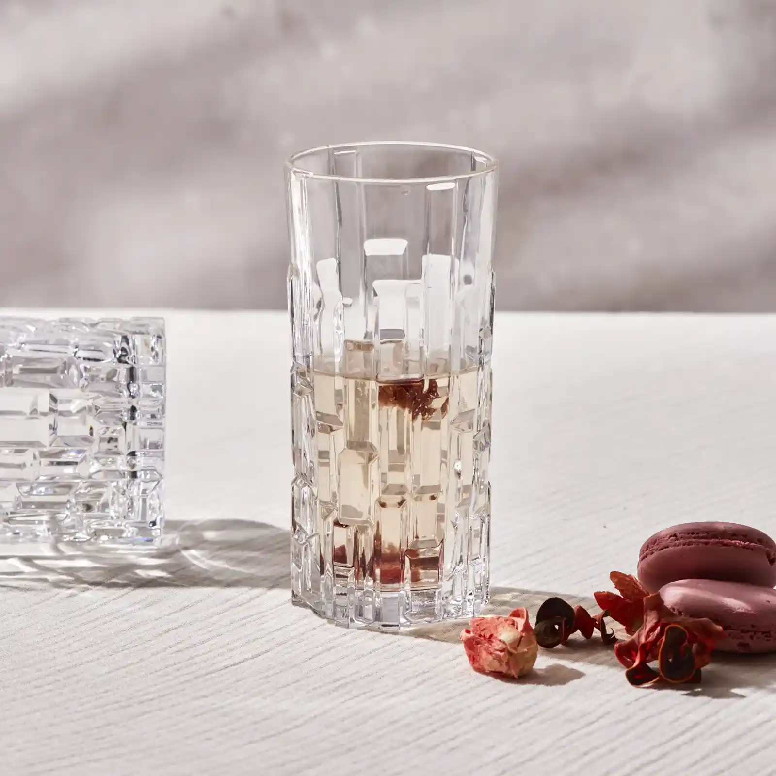 Karaca RCR Etna Serisi Cam Bardaklar ile Dekorasyonda Zarafet ve Fonksiyonellik