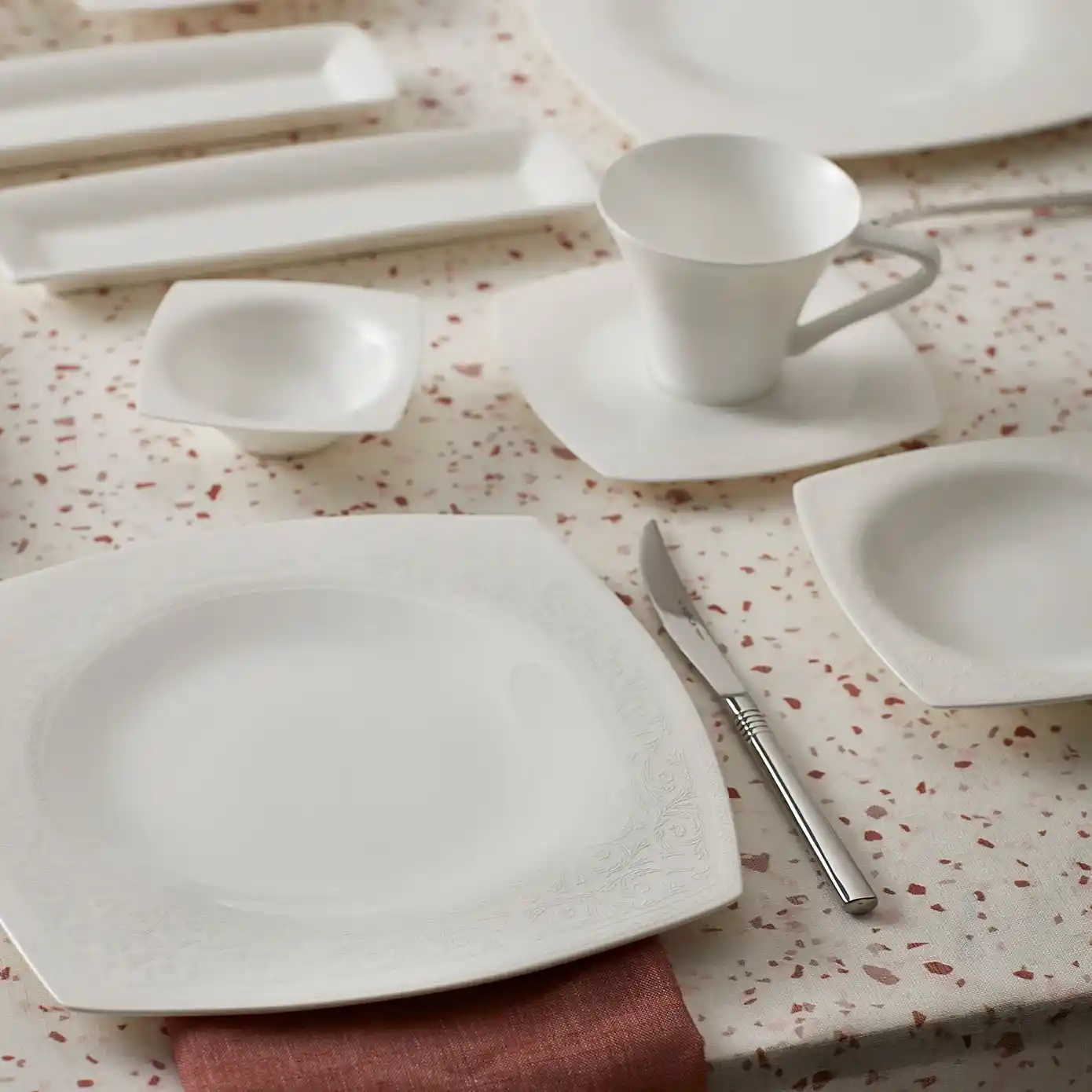 Karaca Roma Kahvaltı Takımı ile Sofralarınıza Şıklık ve Fonksiyonellik Katın