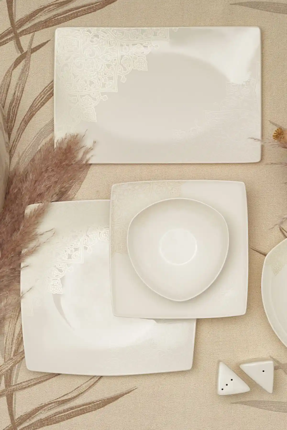 Karaca Seha Porselen 60 Parça 12 Kişilik Cream Yemek Takımı Şık ve Fonksiyonel Tasarım