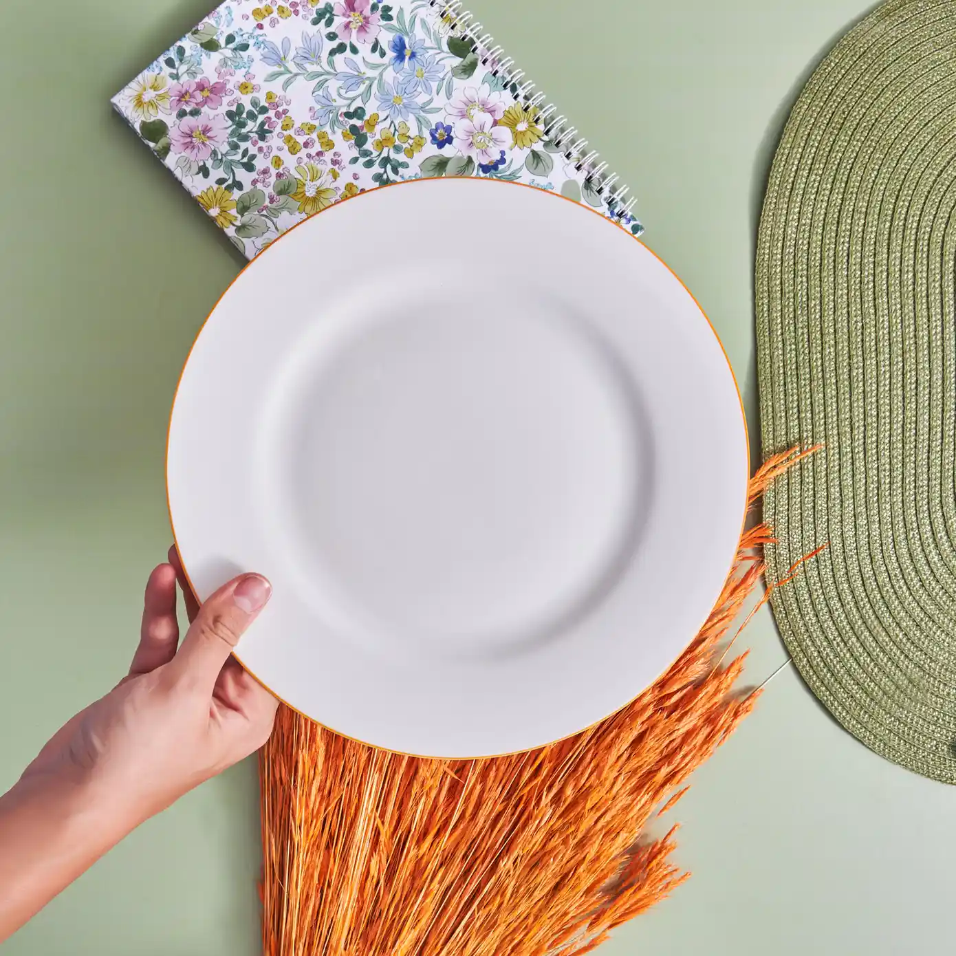 Karaca Servis Tabağı Modelleri ve Seçim Rehberi: Sofranız İçin En İyi Alternatifler