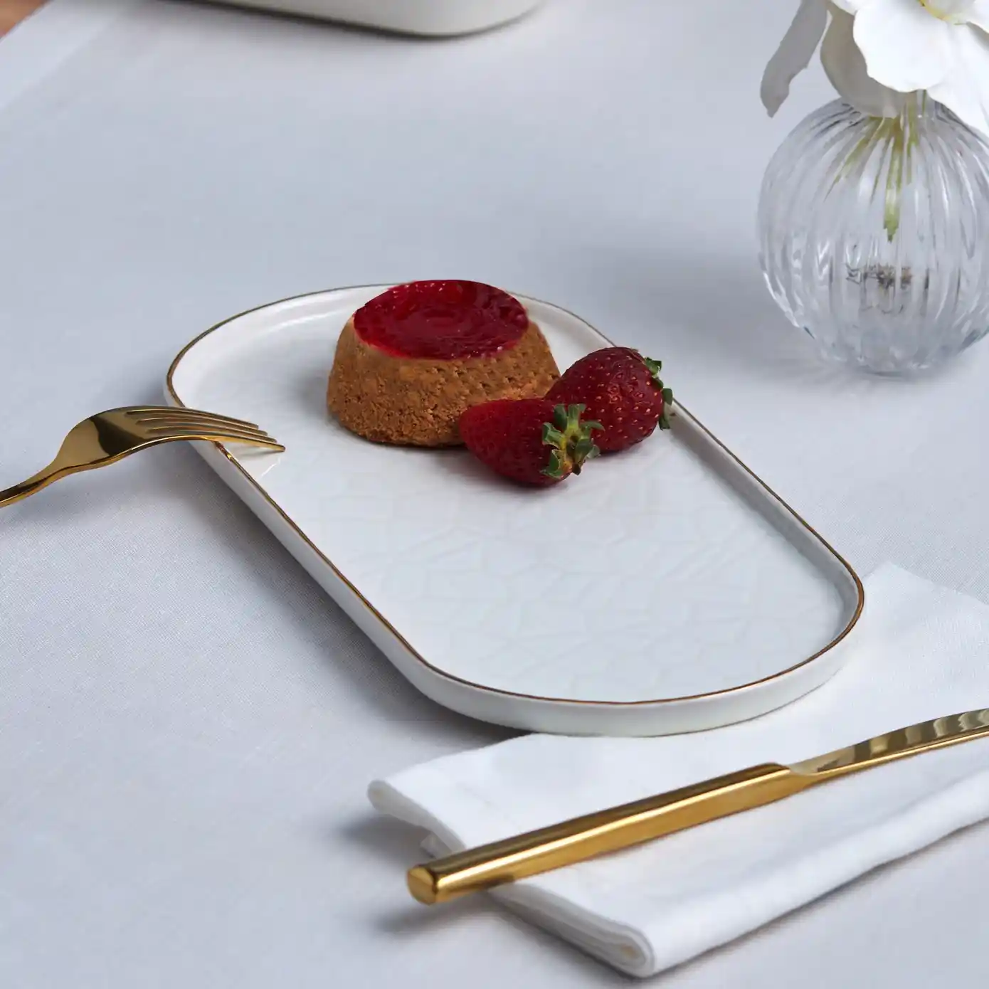 Karaca Sunum Tabakları ile Sofralarınıza Şıklık Katın ve Dekorasyonunuzu Tamamlayın