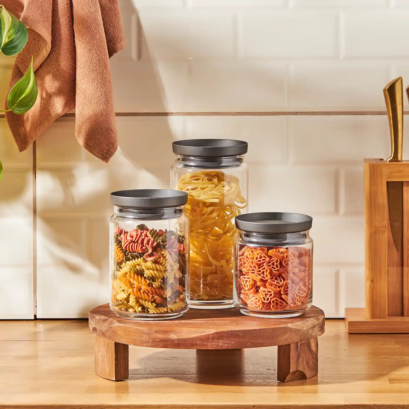 Karaca Üçlü Kavanoz Setleri ile Modern ve Şık Mutfak Dekorasyonu Çözümleri