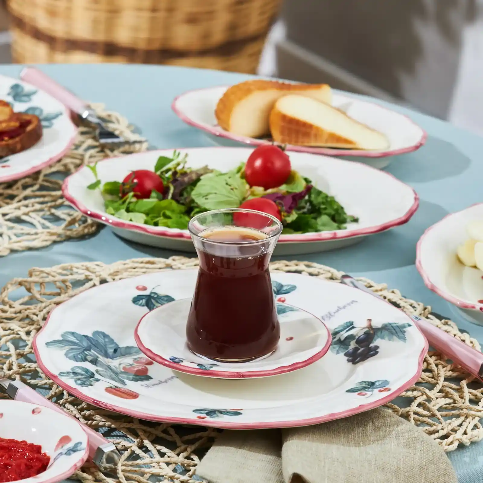 Karaca Very Berry Koleksiyonu ile Canlı ve Şık Ev Dekorasyonu Fikirleri