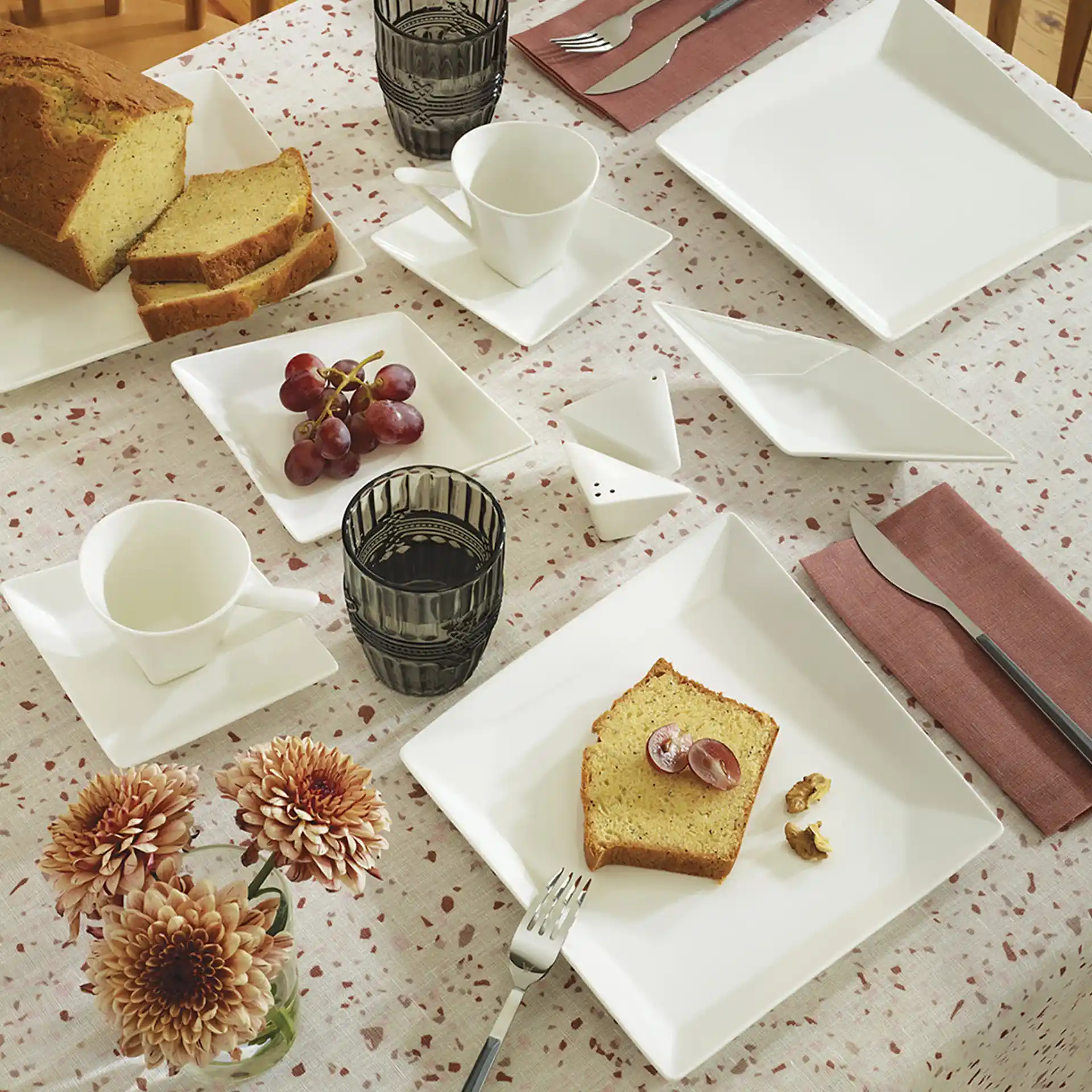 Kare Kahvaltı Setleri ile Sofralarınızı Şık ve Modern Hale Getirin