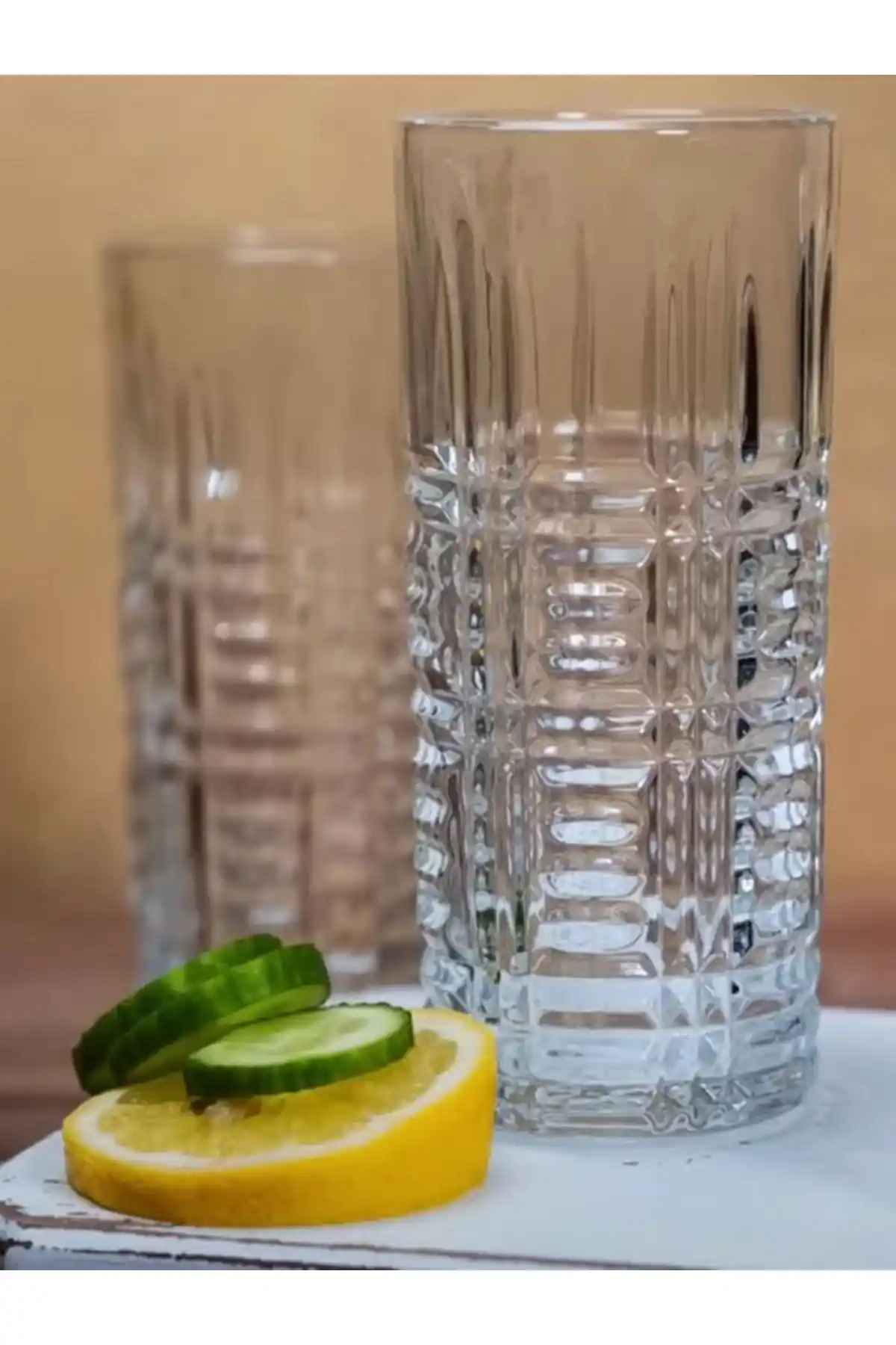 Kare Su Bardağı Kullanımı ve Dekorasyon Fikirleri ile Modern Mekanlar Yaratın