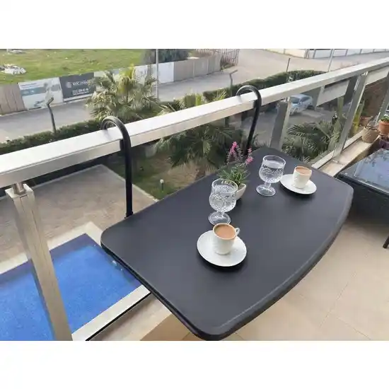 Katlanabilir Balkon Masası ile Dekorasyonunuzu Yenileyin Pratik ve Şık Seçenekler