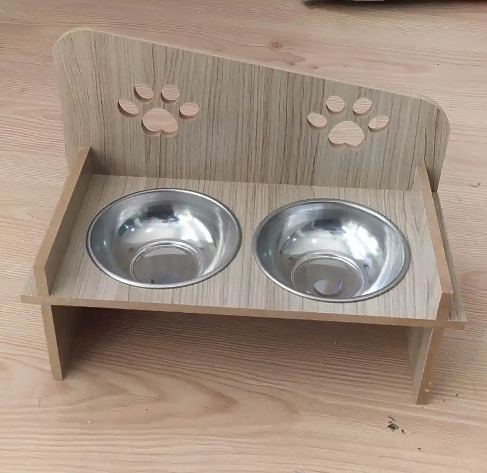 Kedi Mama Kabı Seçimi ve Tasarımı: Dekorasyonla Uyumlu Fonksiyonel Modeller