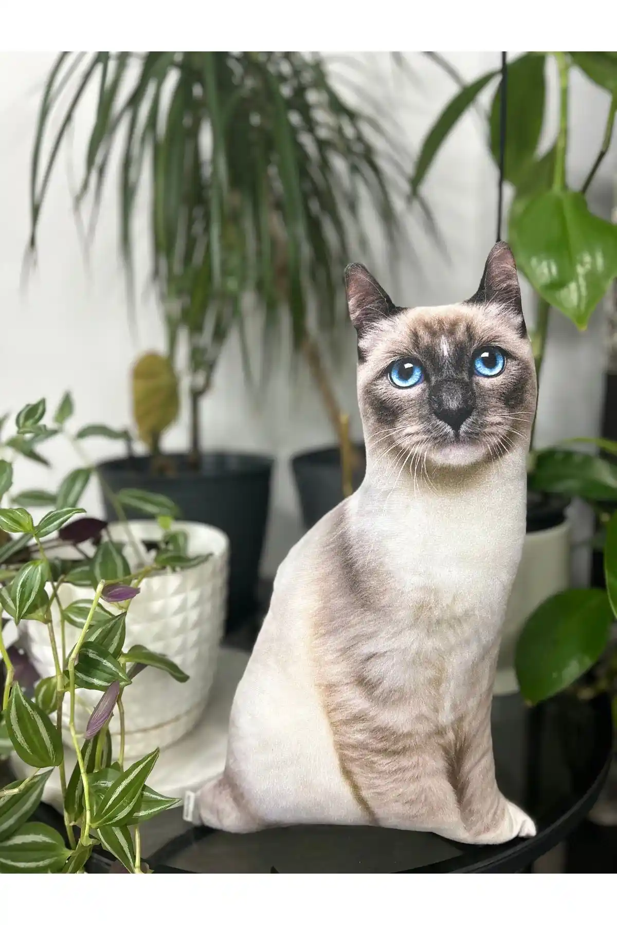 Kedi Şeklinde Yastık ile Dekorasyonda Sevimli ve Şık Dokunuşlar