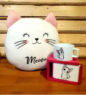 Kedili Eşyalar ile Dekorasyonda Şıklık ve Sıcaklık Yaratmanın Yolları