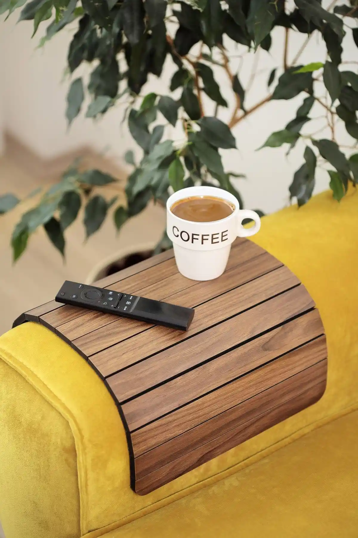 Kenarı Ahşap Koltuk Takımıyla Doğal ve Şık Dekorasyon Yaratma Rehberi