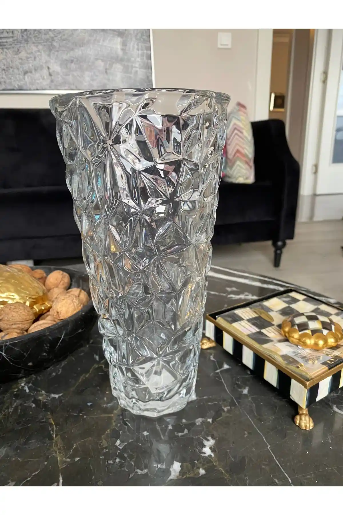Kesme Kristal Vazo ile Dekorasyonda Şıklık ve Zarafetin Modern Kullanımı
