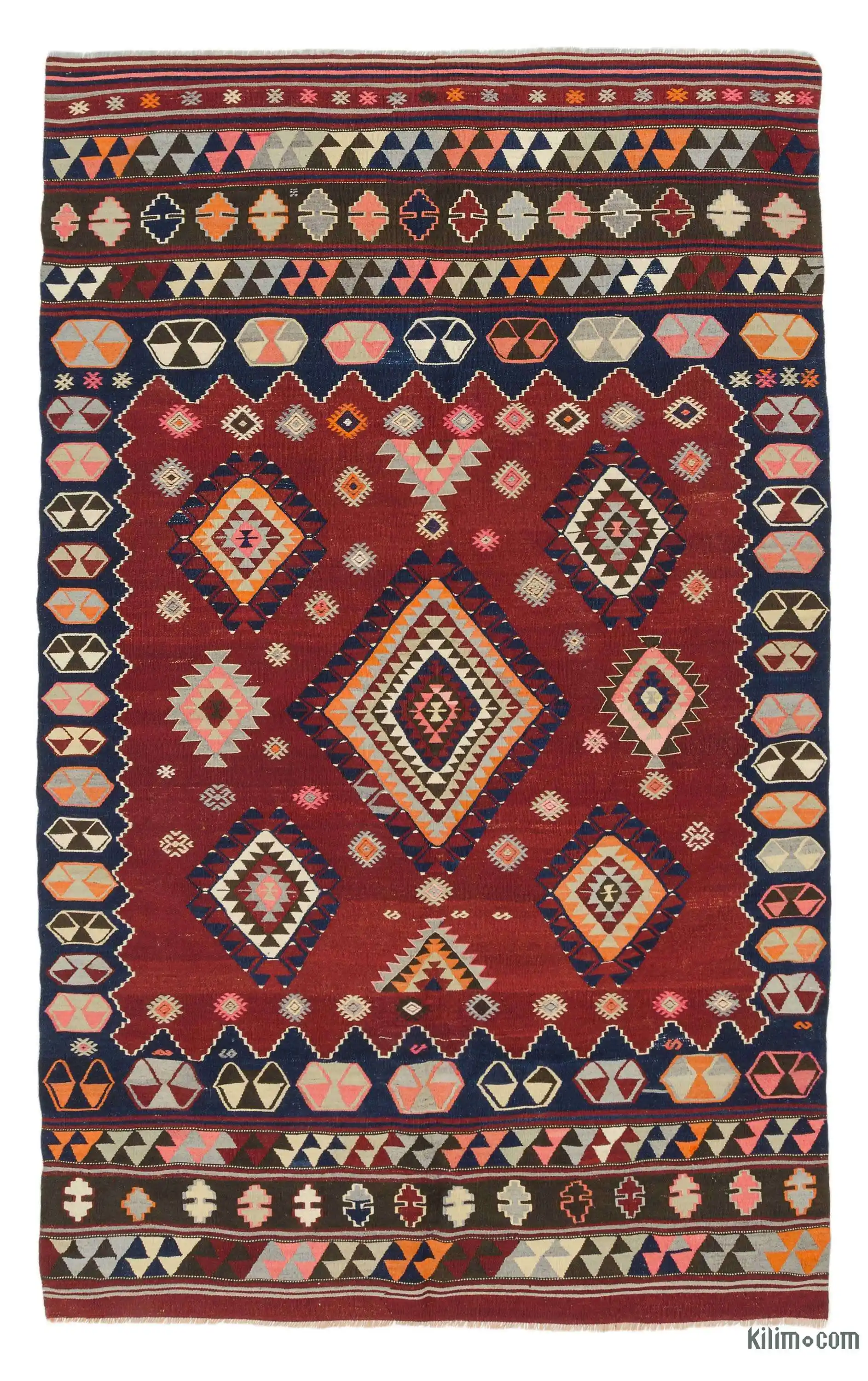 Kilim Dekorasyonunda Estetik ve Anlamı Yansıtan Geleneksel ve Modern Seçenekler