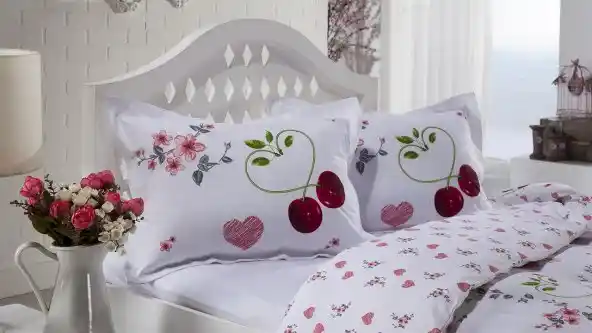 Kiraz Temalı Nevresim Takımlarıyla Yatak Odanıza Canlılık ve Ferahlık Katın