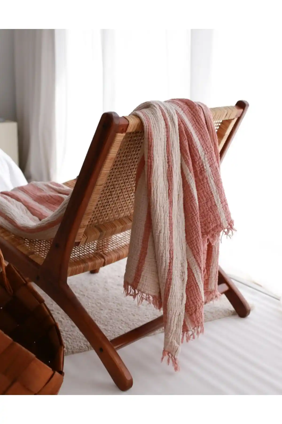 Kiremit Rengi Pike ile Sıcak ve Şık Dekorasyon Fikirleri ve Uyum Sağlayan Renkler