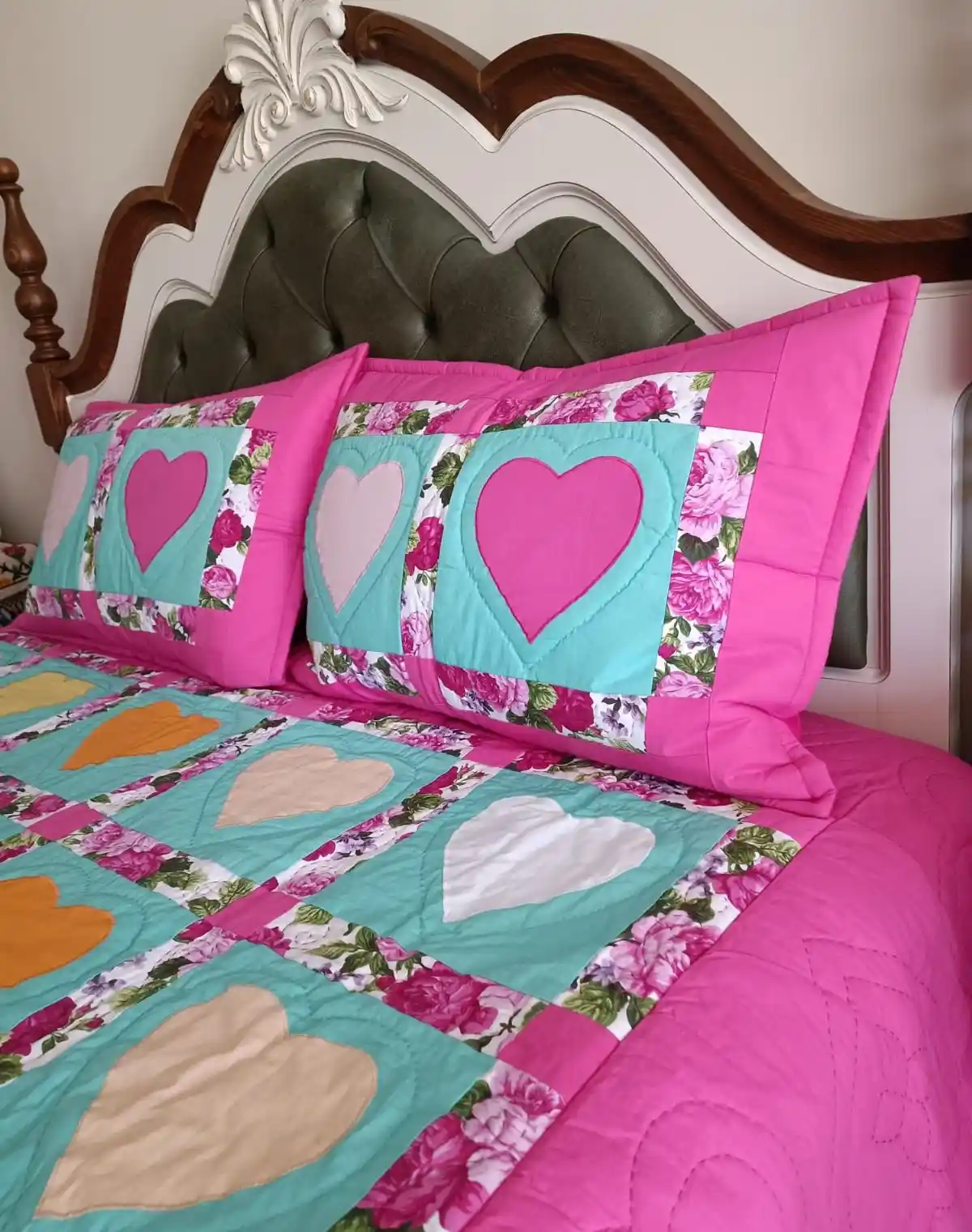 Kırk Yama Yatak Örtüsü: El Yapımı ve Dekorasyonda Sıcaklık Yaratıcı Tasarımlar