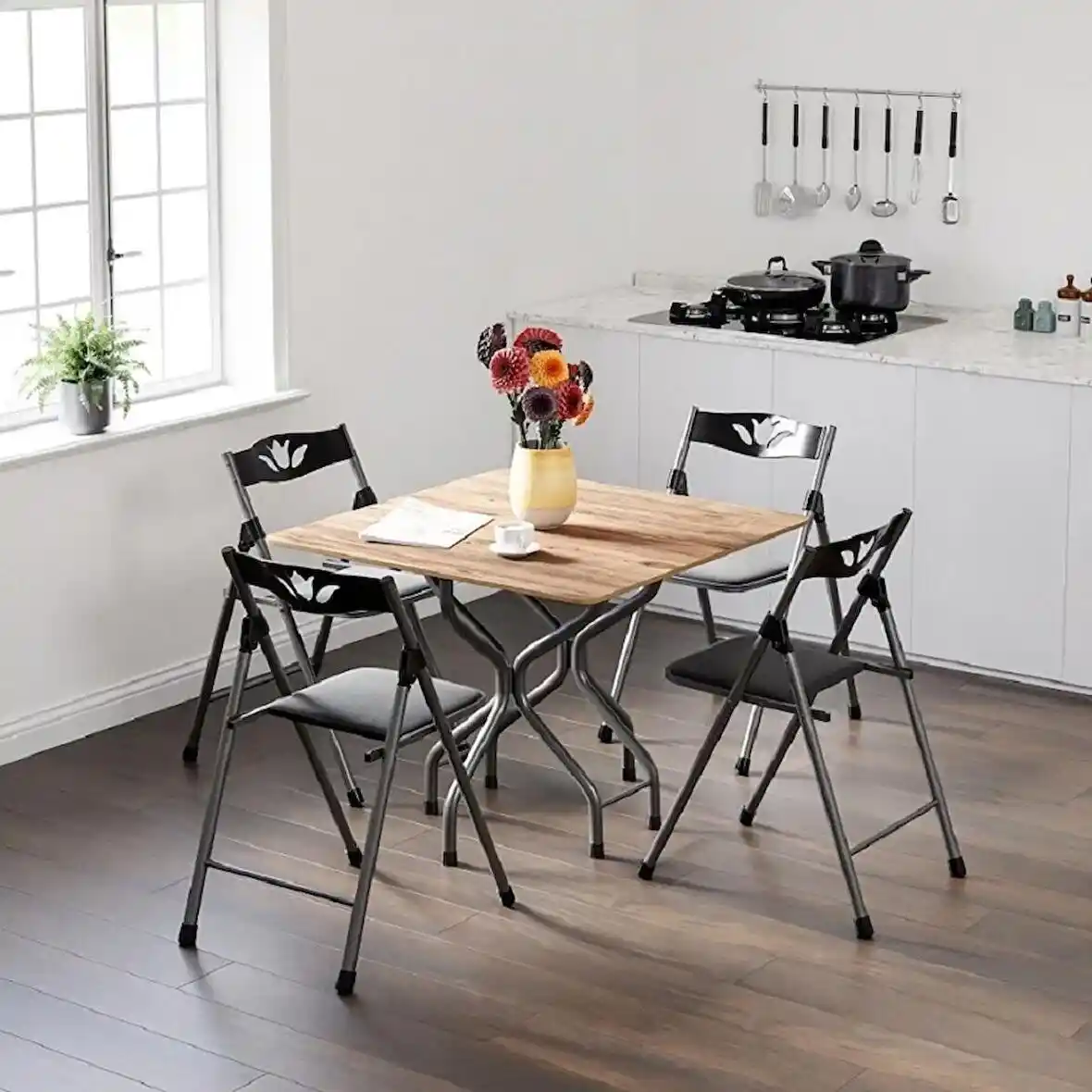 Kırma Masa ve Sandalye Takımlarıyla Dekorasyonunuzu Modern ve Fonksiyonel Hale Getirin