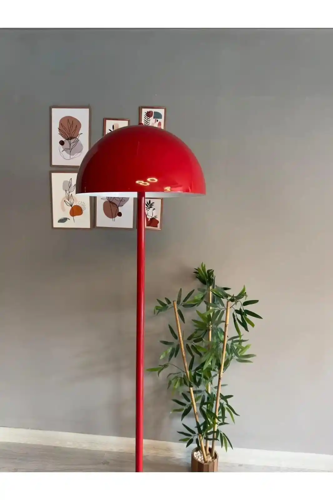 Kırmızı Lambader ile Dekorasyonunuzu Canlandırın ve Mekânlara Şıklık Katın