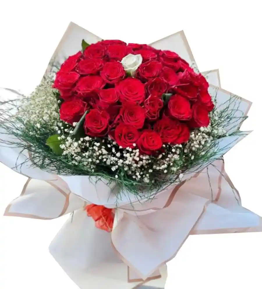 Kırmızı ve Beyaz Güllerle Dekorasyon: Şıklık ve Anlam Katmanın Yolları