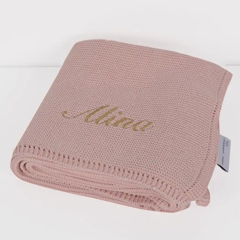 Kişiye Özel Battaniyelerle Dekorasyonda Sıcaklık ve Özgünlük Yaratın