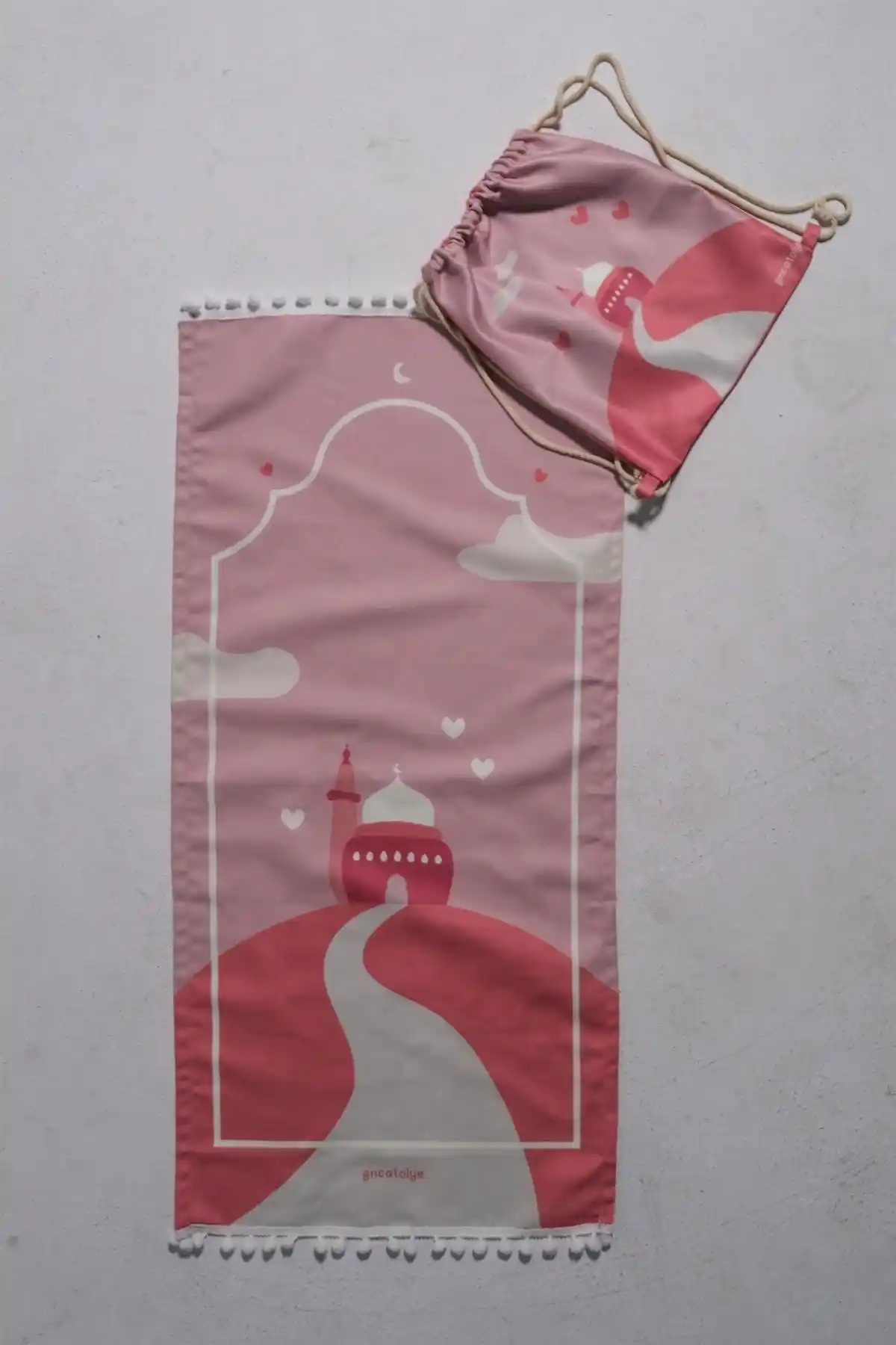 Kız Çocuk Odaları İçin Dekoratif ve İşlevsel Kız Çocuk Seccadesi Seçenekleri