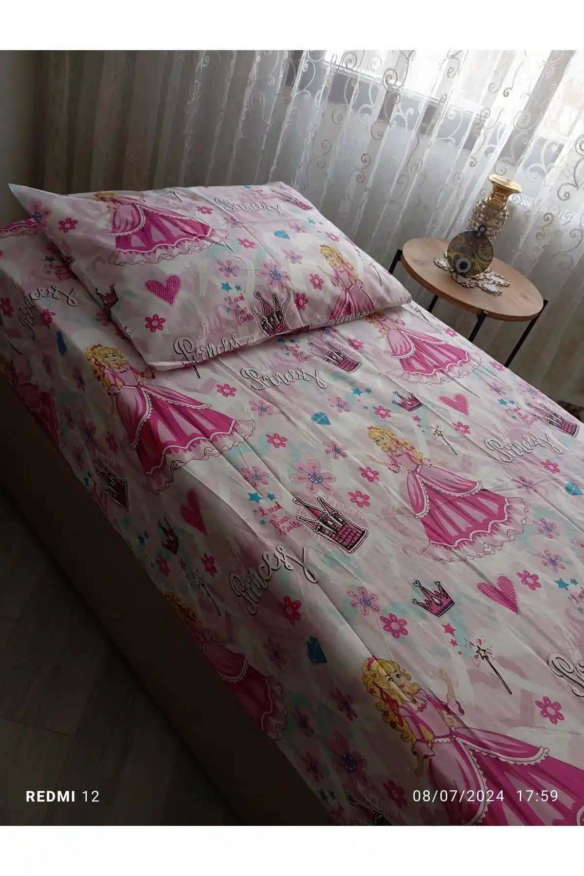 Kız Çocuk Odası Dekorasyonunda Çarşaf Seçimi ve Atmosfer Yaratma İpuçları